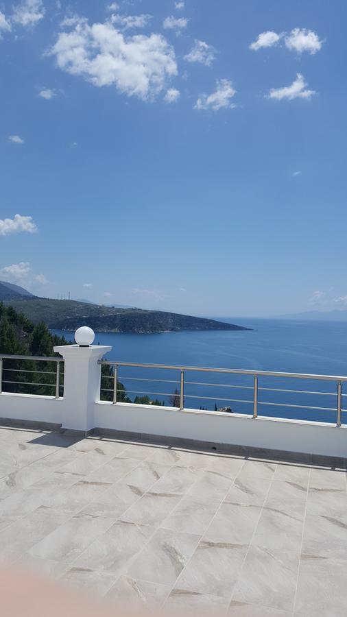 Mihalis Apartments Himare Buitenkant foto