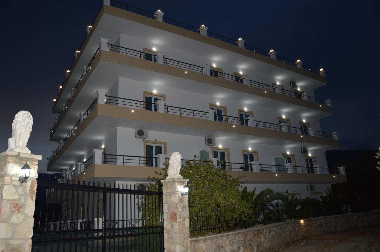 Mihalis Apartments Himare Buitenkant foto